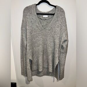 Vestique Gray V-Neck Women's Sweater